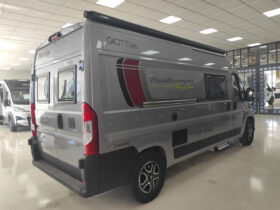 Camper GIOTTILINE GIOTTIVAN 60B PREMIERE EDITION CAMBIO AUTOMÁTICO