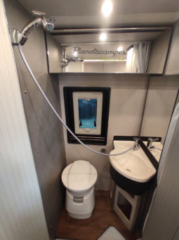 Camper PÖSSL SUMMIT SHINE 600RS PLUS lleno
